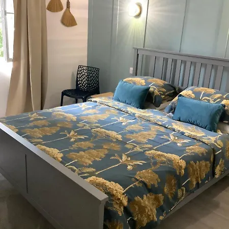 No. 5 Bed & Breakfast *
